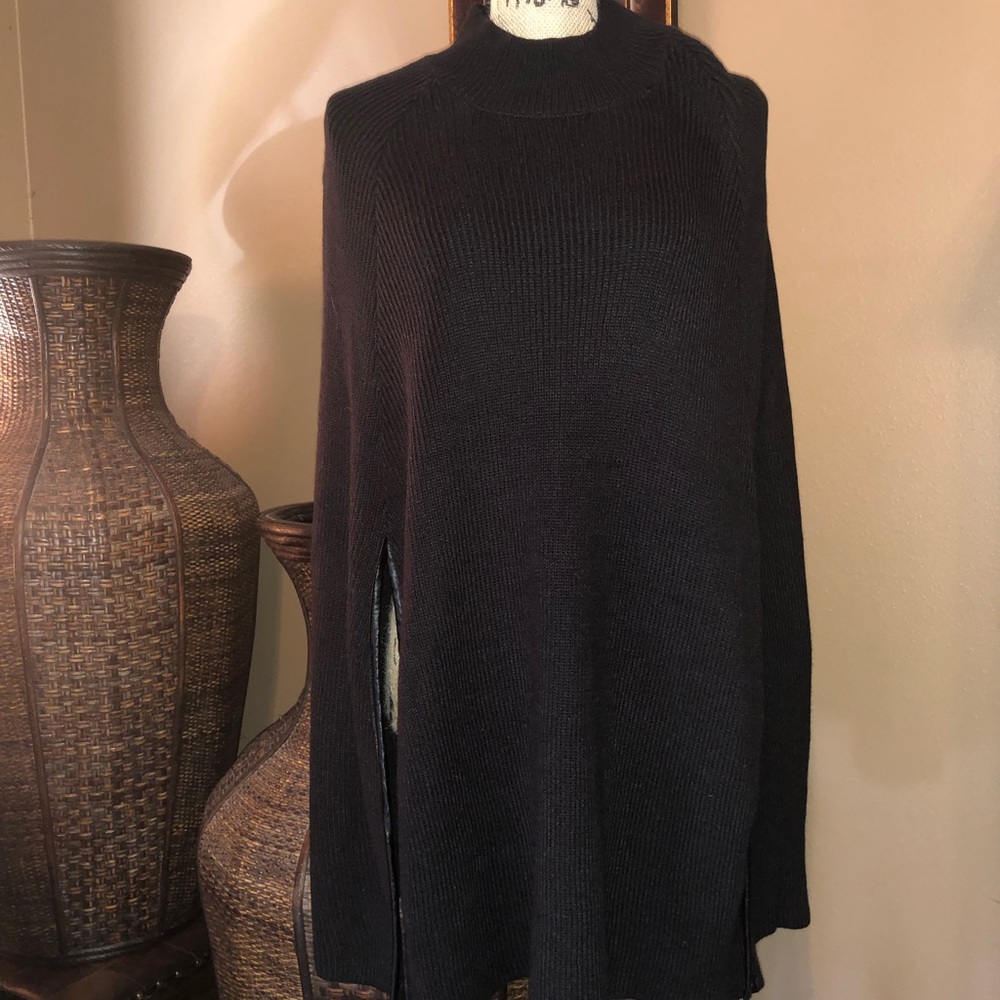 5/$25 New York and Company Sweater Cape